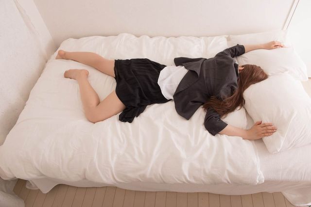 人と会うと疲れてグッタリ